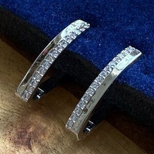 Pretty Bird 18k White Gold Plated Earrings